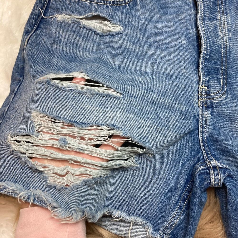 Arizona High-waist Distressed Faded Ripped Frayed Hem Denim Shorts - Picture 5 of 11